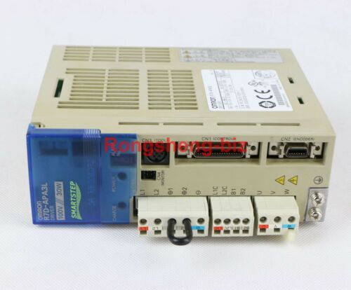 1PC New Omron servo driver R7D-APA3L