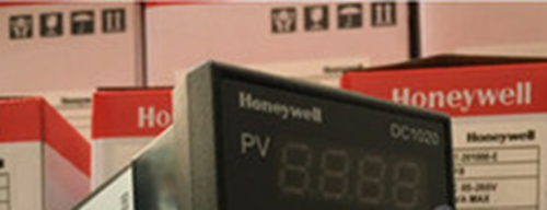 1PC New Honeywell temperature controller DC1040CL-201000-E
