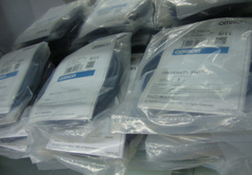 1PC NEW Omron Proximity Sensor E2E-X10E2
