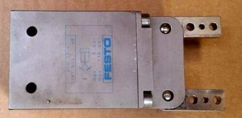 1PC NEW IN BOX FESTO finger cylinder HGW-32-A 161835