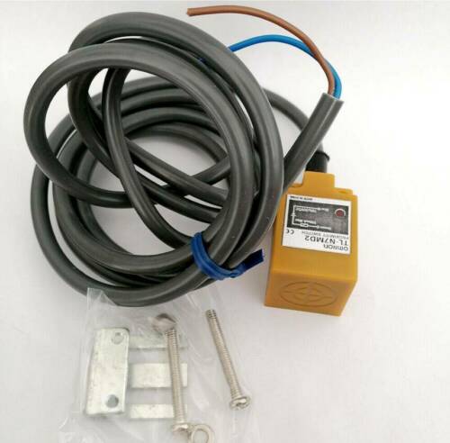 1PC TL-N7MD2 OMRON Proximity Switch Inductive Sensor New
