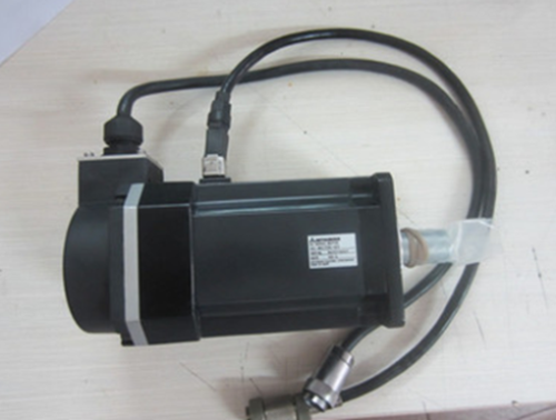One Brand New in Box Mitsubishi HC-MF73-D5 Servo Motor
