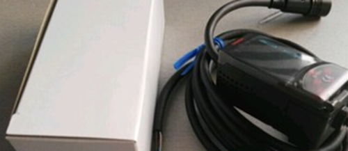 1PC New Omron displacement sensor ZX-TDA11