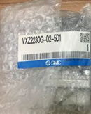 1PC NEW SMC Solenoid Valve VXZ2230G-02-5D1