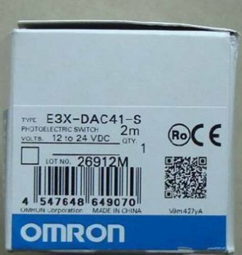 1PC NEW In Box Omron digital optical fiber sensor E3X-DAC41-S