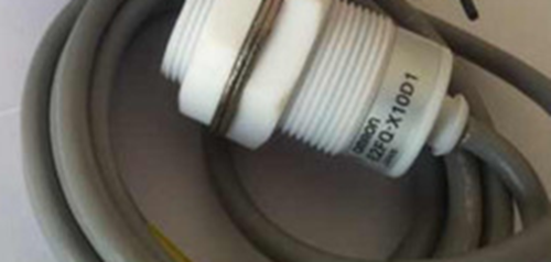 1PC New OMRON Proximity Switch E2FQ-X10D1