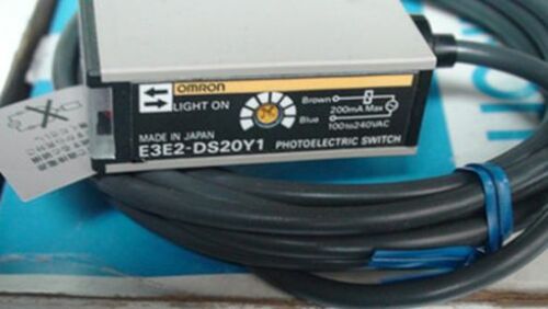 1PC New OMRON photoelectric switch E3E2-DS20Y1