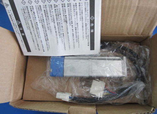 1PC NEW OMRON SERVO MOTOR R7M-Z10030-BS1