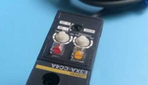 1PC NEW IN BOX OMRON PLC E3XA-CC4A