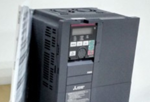 1PC New Mitsubishi Inverter FR-F840-00250-2-60