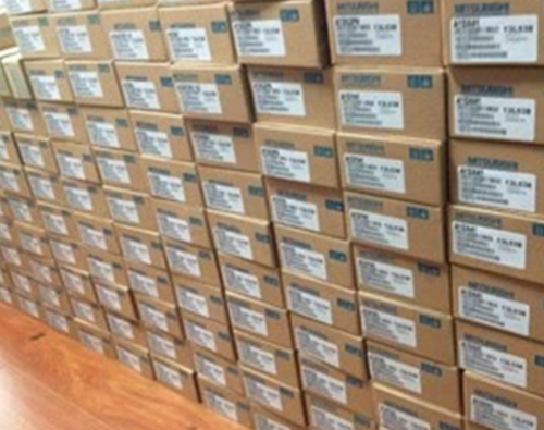 1PC New In Box MITSUBISHI PLC A1SY68A