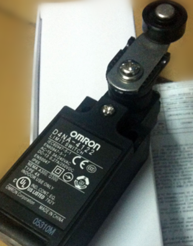 1PC New D4NA-4122 D4NA4122 Omron Limit Switch