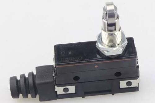 1PC New OMRON Z-15GQ21A55-B5V Travel Switch