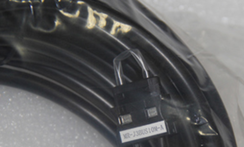 1PC New MITSUBISHI servo encoder cable MR-J3BUS10M-A