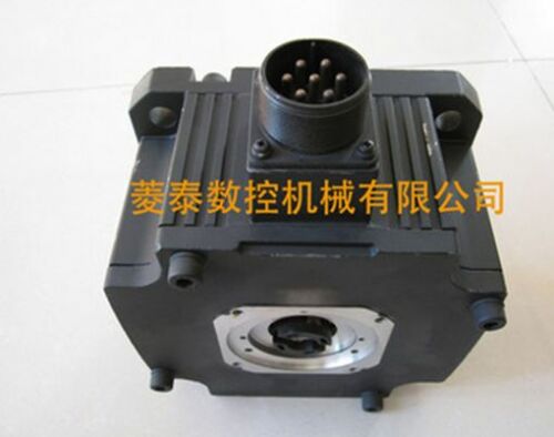1PC Brand NEW Mitsubishi Servo Motor HC203S-SZ