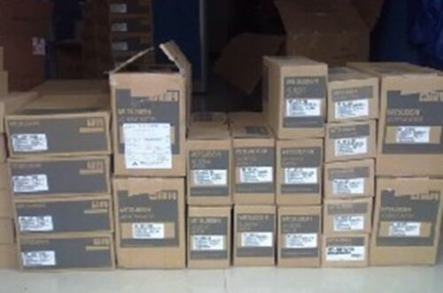 1PC Brand New Mitsubishi MR-JE-70A+HG-KN73BJ