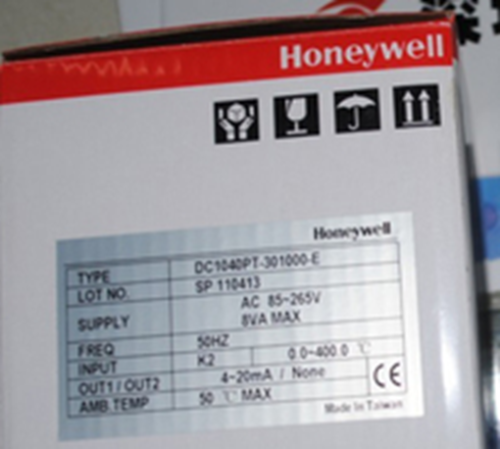 1PC New HONEYWELL Temperature Controller DC1040PT-301000-E