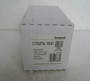 1PC New Honeywell C7027A1031 Mini-Peeper Ultraviolet Flame Detector