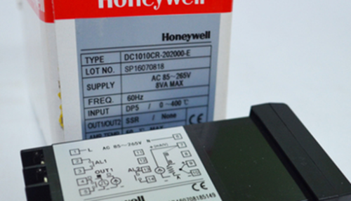 1PC New HONEYWELL Controller DC1010CR-202000-E