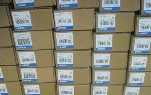 1PC Brand NEW IN BOX OMRON PLC CP1L-L10DT-D