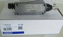 1PC New Omron Limit Switch D4V-8112Z D4V-8112Z