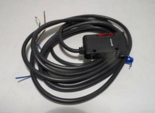 1PC NEW OMRON E3S-AT61