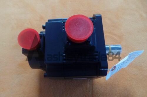 1pcs NEW Mitsubishi Servo Motor HC-SFS52BK