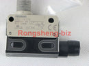 1PC NEW IN BOX Omron Limit Switch D4E-1A10N