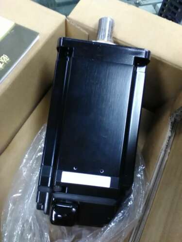 1PC Brand New Yaskawa servo motor SGMPH-15AAA21