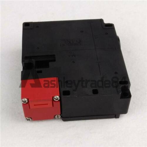 1PCS NEW Omron D4NL-2DFA-B GUARO LOCK SAFETY-DOOR SWITCH