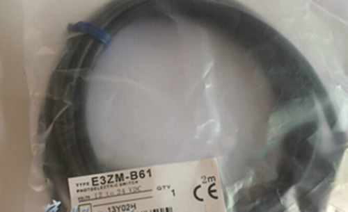 1PC NEW Omron Photoelectric Switch E3ZM-B61