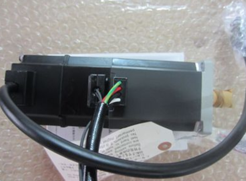 1PC New Mitsubishi Servo Motor HC-KFE73