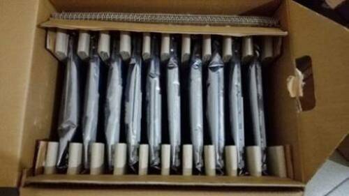 1PC New HYDIS HV150UX1-100 1600*1200 Liquid crystal display screen