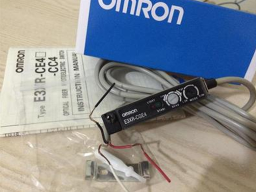 1PC New Omron Photoelectric Sensor E3XR-CGE4