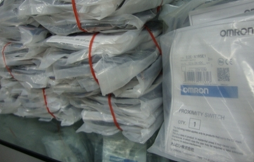 1PC NEW Omron Proximity Sensor E2E-X10E2