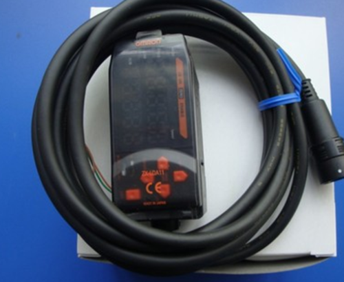 1PC New Omron photoelectric switch ZX-SF21