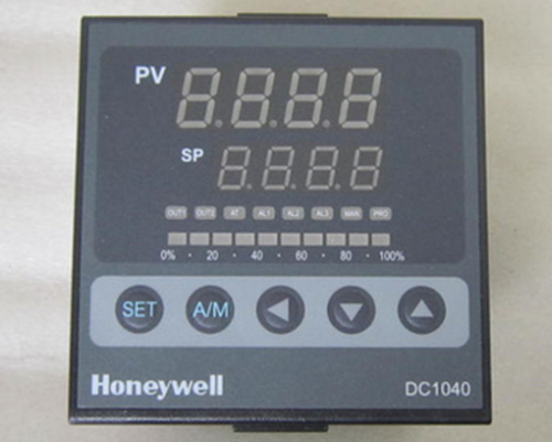 1PC New Honeywell Temperature Controller DC1040CR-201000-E