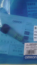 1PC New Omron E3F2-DS30C4-P1 Sensor
