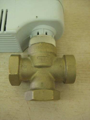 New Siemens 241-00230 SFP11U 599-00230 1/2 3-Way 120V Zone Valve Actuator Assy