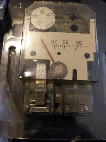 SIEMENS 192-203D Thermostat, Single Temperature, Heating and Cooling, 2 Pipe NIB