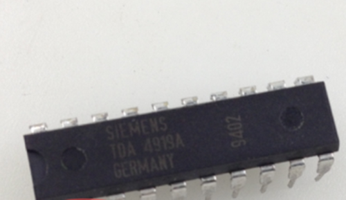 1PC SIEMENS TDA4919A DIP SMPS - IC with SIPMOSDriverOutput