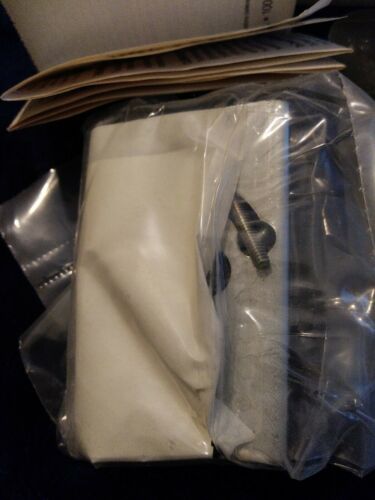 SIEMENS 192-203D Thermostat, Single Temperature, Heating and Cooling, 2 Pipe NIB