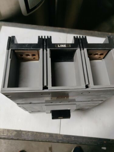 Siemens HJD6A HDJ 400A Frame 300A Trip 2 Pole Breaker HJD62F400 new