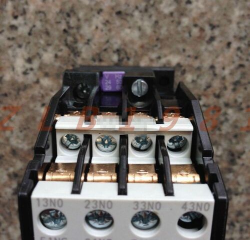 ONE NEW- Siemens relay 3TH8244-0XB0-AC24V