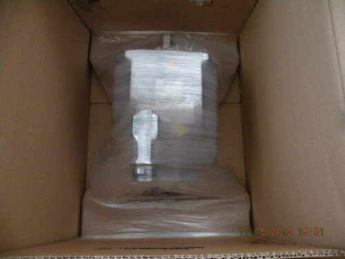 NEW SIEMENS 1FK7101-5AC71-1EG3 SERVO MOTOR NIB 3 PHASE