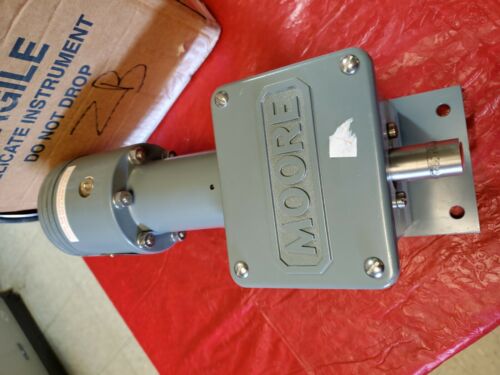 Moore / Siemens 173S-M64 Pneumatic Pressure Transmitter NSN 6685-01-221-4110