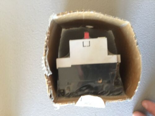 NEW IN BOX SIEMENS MOTOR STARTER PROTECTOR 3VE1000-2E