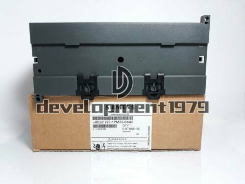 NEW Siemens 6ES7223-1PM22-0XA0 PLC module 6ES7 223-1PM22-0XA0