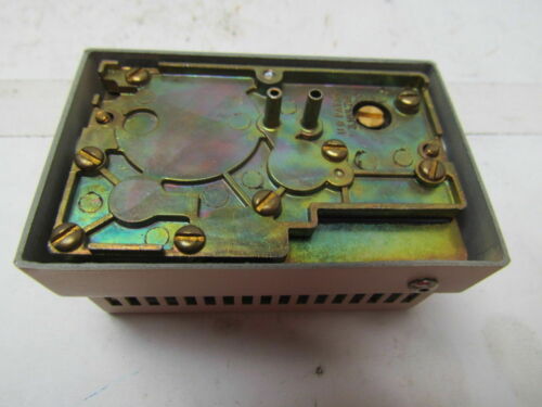 Siemens TT186 RH 186-0043 Powers Controls Room Type Humidity Transmitter 7W5