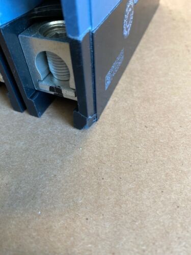 SIEMENS HQR22B100 2 Pole 100 Amp Hqr2 Circuit Breaker